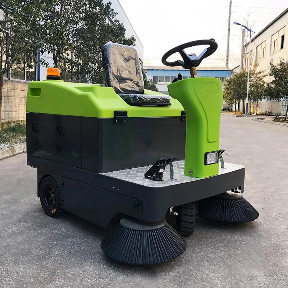 Spazzatrice stradale elettrica industriale con sistema di controllo della polvere di vuoto, attrezzatura per la pulizia commerciale completamente